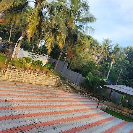 The Urban Getaway Vila Thiruvananthapuram Exterior foto