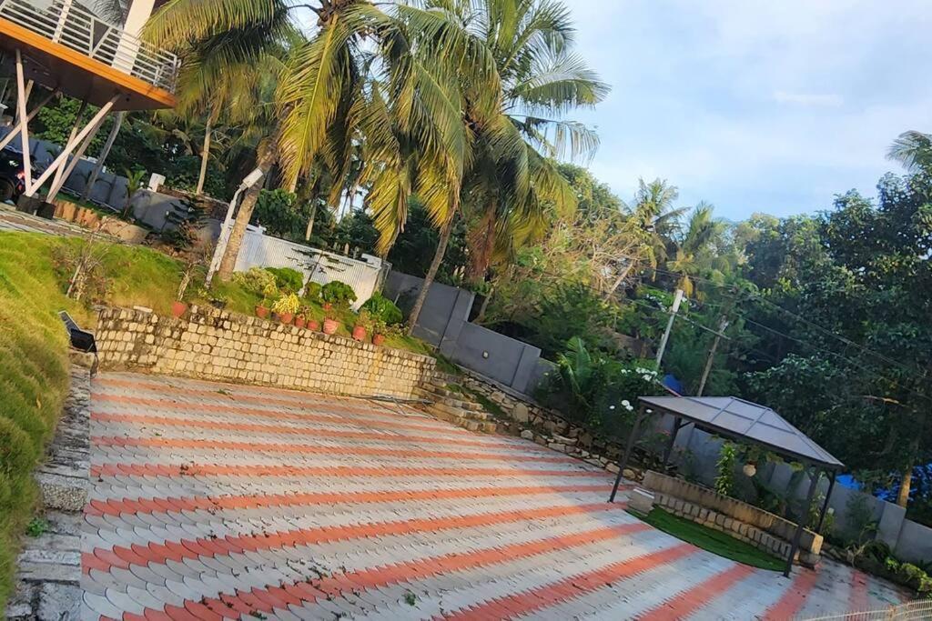 The Urban Getaway Vila Thiruvananthapuram Exterior foto