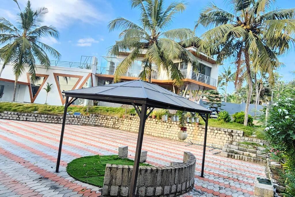The Urban Getaway Vila Thiruvananthapuram Exterior foto